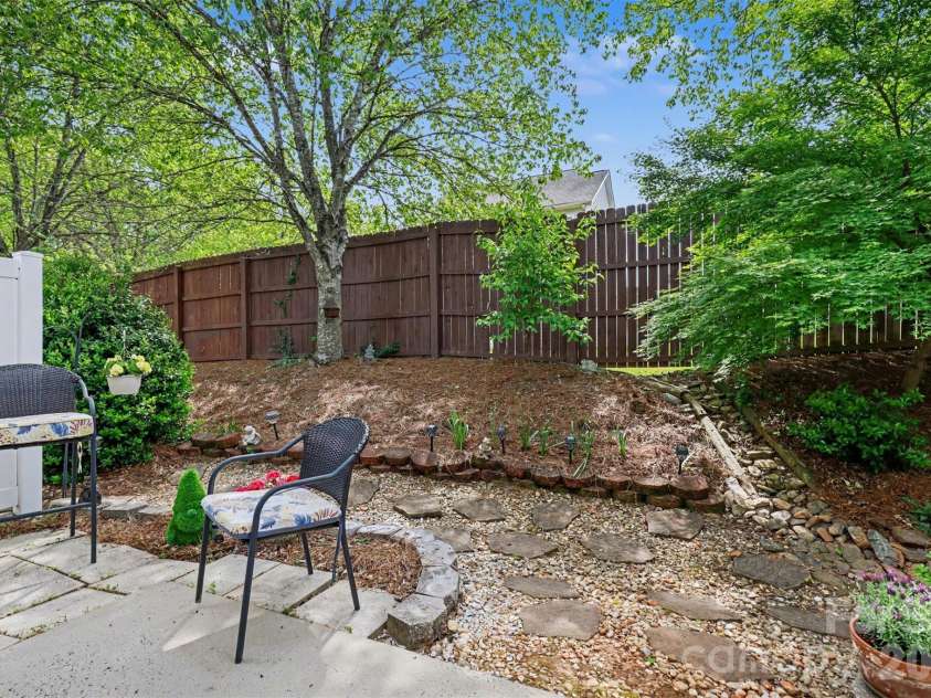 2103 Midnight Blue Lane, Fort Mill, SC 29708.  MLS# CAR4366959, YatesRealty ID 28656. 
