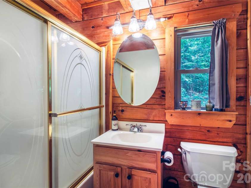 762 Willow Lakes Drive, Rutherfordton, NC 28139.  MLS# CAR4389394, YatesRealty ID 28657. Down stairs full bath