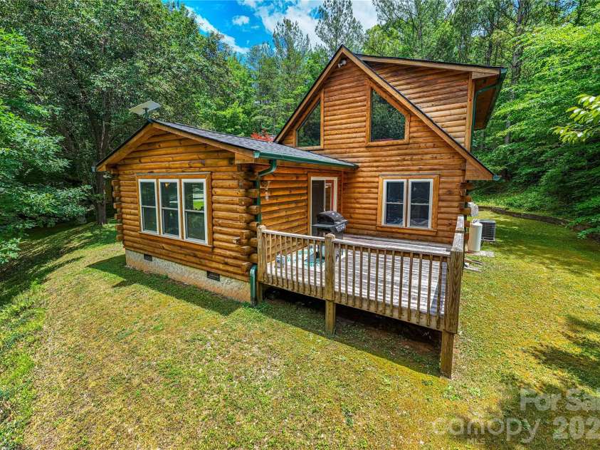 762 Willow Lakes Drive, Rutherfordton, NC 28139.  MLS# CAR4389394, YatesRealty ID 28657. Rear/side view