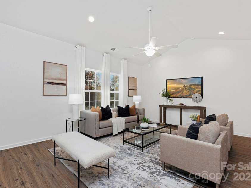 200 Horseman Drive, Gastonia, NC 28056.  MLS# CAR4285484, YatesRealty ID 28658. Representation