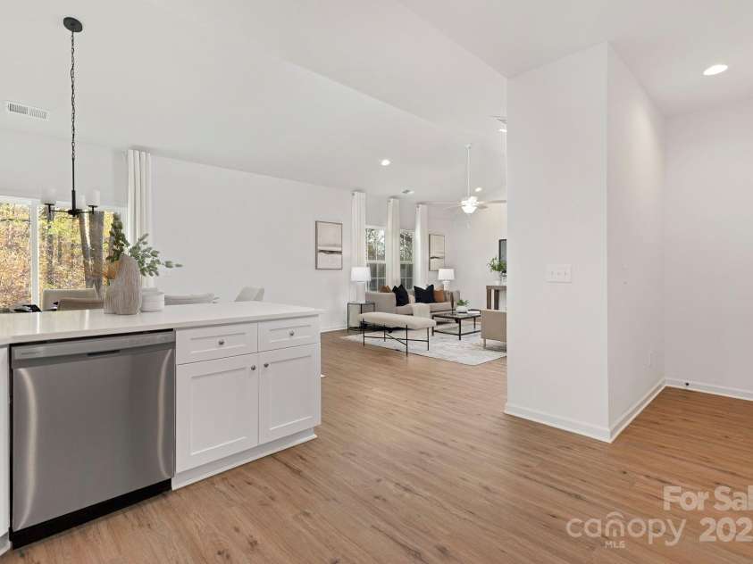 200 Horseman Drive, Gastonia, NC 28056.  MLS# CAR4285484, YatesRealty ID 28658. Representation