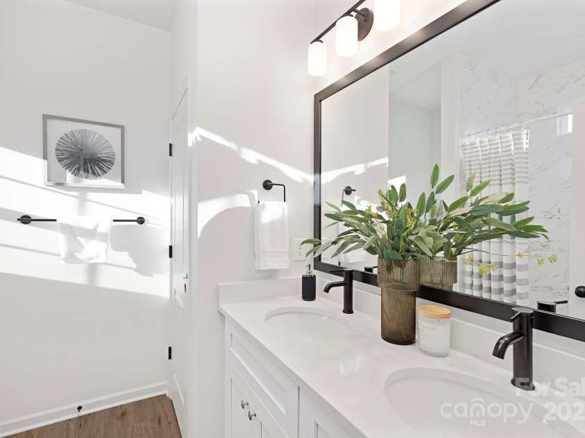 200 Horseman Drive, Gastonia, NC 28056.  MLS# CAR4285484, YatesRealty ID 28658. Representation