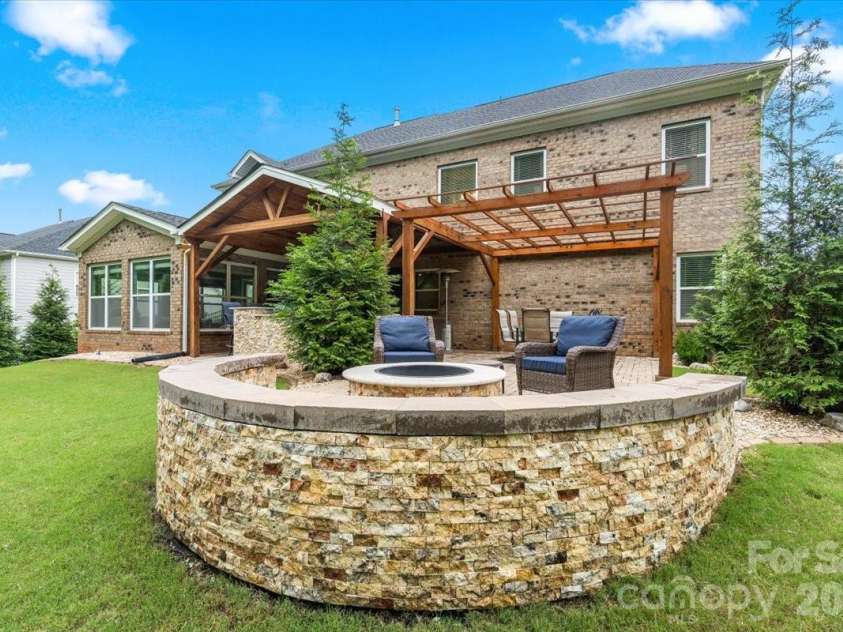 8817 Auburn Whisper Lane, Mint Hill, NC 28227.  MLS# CAR4381085, YatesRealty ID 28658. 