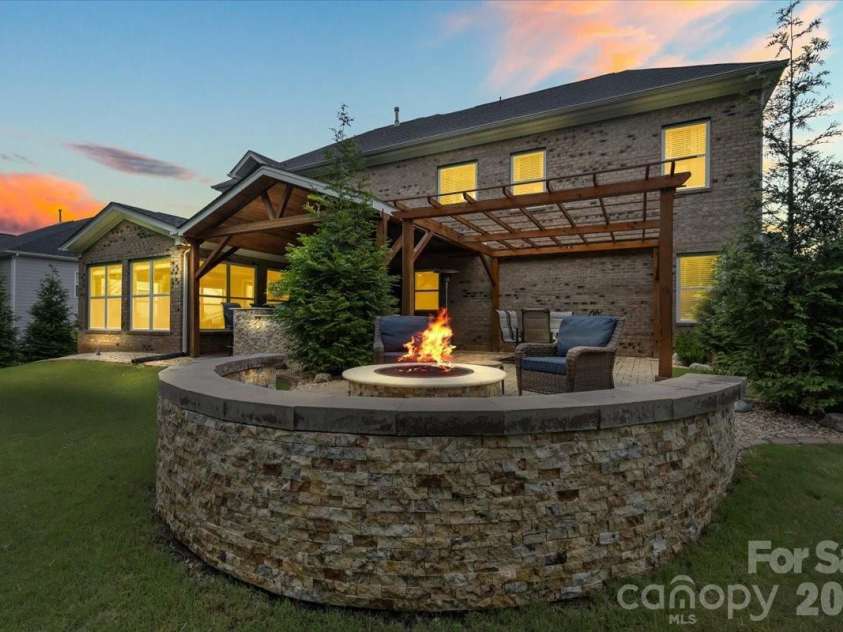 8817 Auburn Whisper Lane, Mint Hill, NC 28227.  MLS# CAR4381085, YatesRealty ID 28658. 