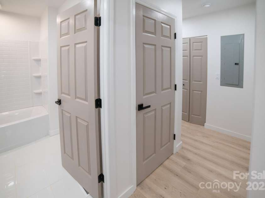 605 Vance Street, Lenoir, NC 28645.  MLS# CAR4285943, YatesRealty ID 28659. 