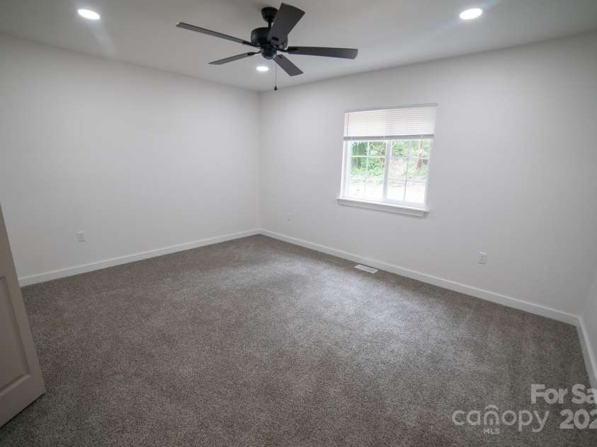 605 Vance Street, Lenoir, NC 28645.  MLS# CAR4285943, YatesRealty ID 28659. 