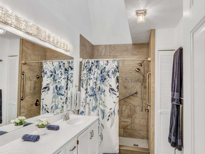 121 Cimarron Drive, Asheville, NC 28803.  MLS# CAR4323106, YatesRealty ID 2866. 