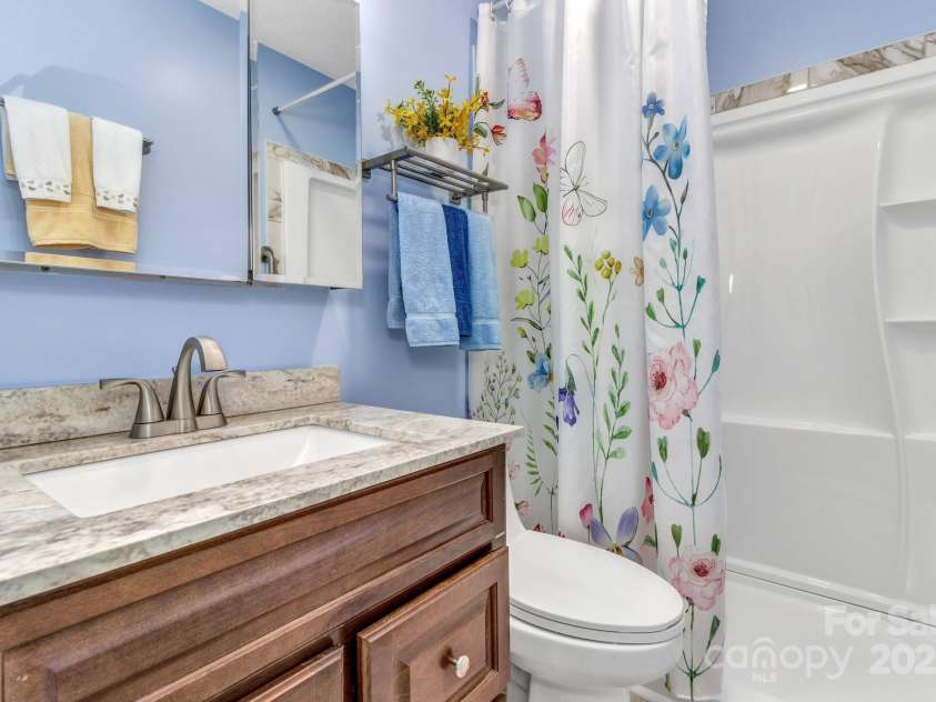 121 Cimarron Drive, Asheville, NC 28803.  MLS# CAR4323106, YatesRealty ID 2866. 