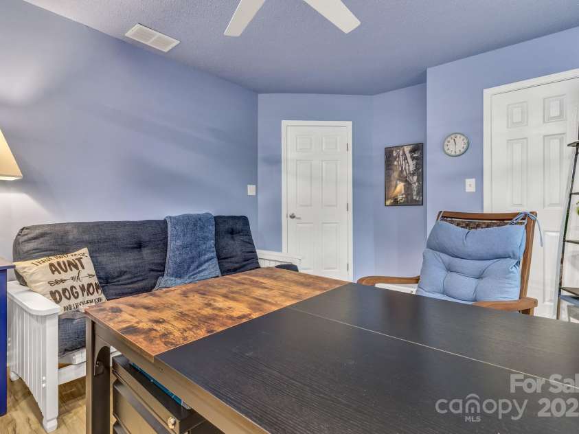 121 Cimarron Drive, Asheville, NC 28803.  MLS# CAR4323106, YatesRealty ID 2866. 