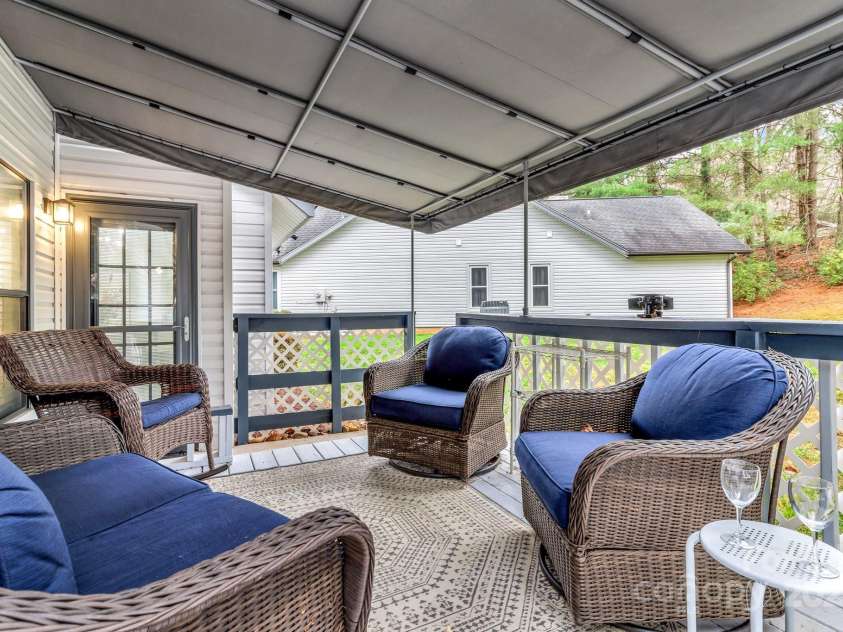 121 Cimarron Drive, Asheville, NC 28803.  MLS# CAR4323106, YatesRealty ID 2866. 