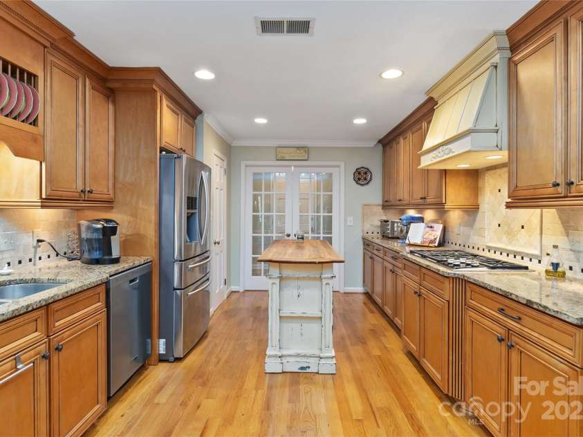 601 Highland Forest Drive, Charlotte, NC 28270.  MLS# CAR4233276, YatesRealty ID 2866. 