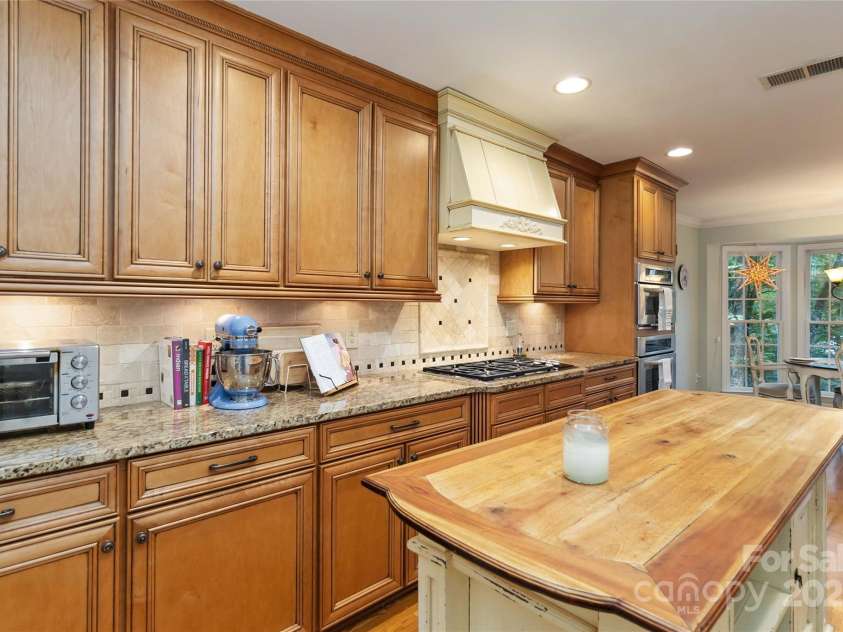 601 Highland Forest Drive, Charlotte, NC 28270.  MLS# CAR4233276, YatesRealty ID 2866. 