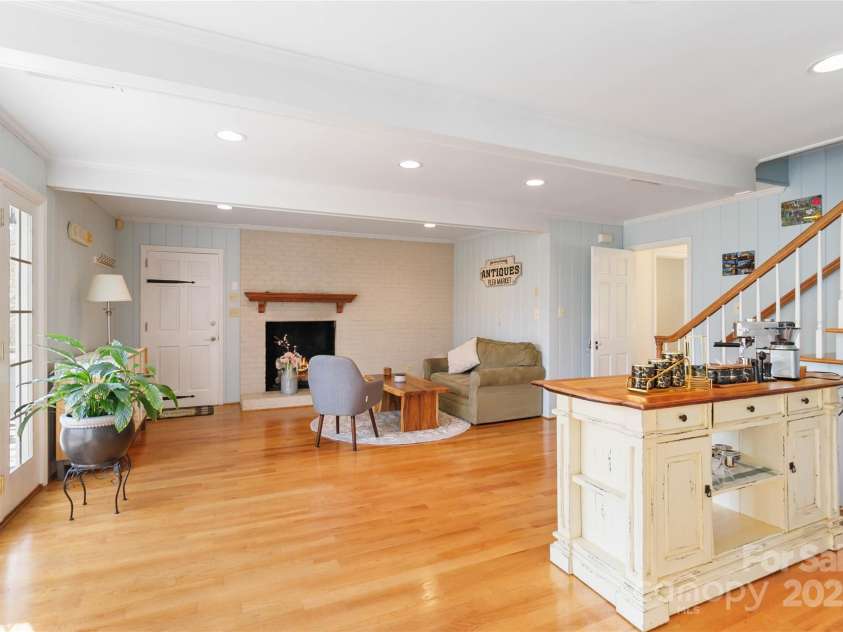 601 Highland Forest Drive, Charlotte, NC 28270.  MLS# CAR4233276, YatesRealty ID 2866. 