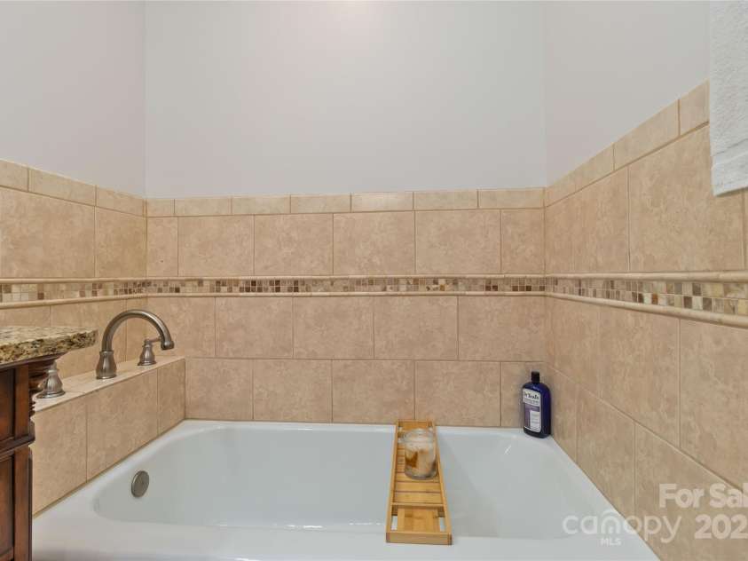 601 Highland Forest Drive, Charlotte, NC 28270.  MLS# CAR4233276, YatesRealty ID 2866. 