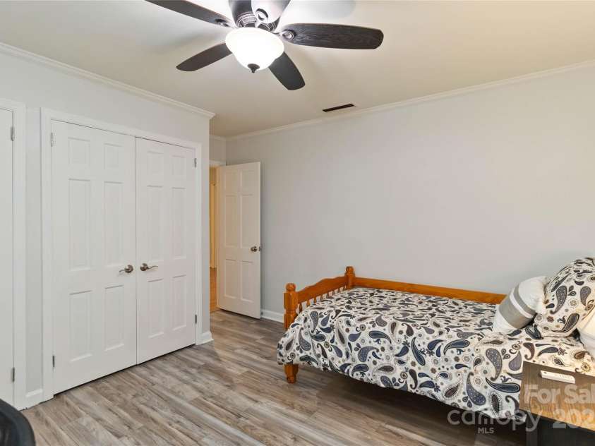 601 Highland Forest Drive, Charlotte, NC 28270.  MLS# CAR4233276, YatesRealty ID 2866. 