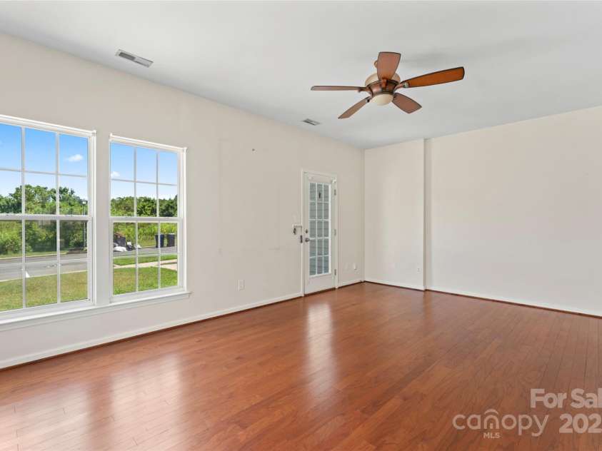 4235 Coulter Crossing, Charlotte, NC 28213.  MLS# CAR4283713, YatesRealty ID 28660. 