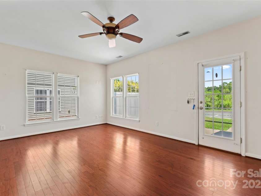 4235 Coulter Crossing, Charlotte, NC 28213.  MLS# CAR4283713, YatesRealty ID 28660. 