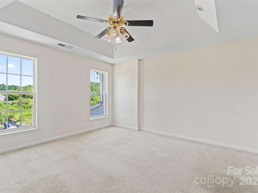 4235 Coulter Crossing, Charlotte, NC 28213.  MLS# CAR4283713, YatesRealty ID 28660. 