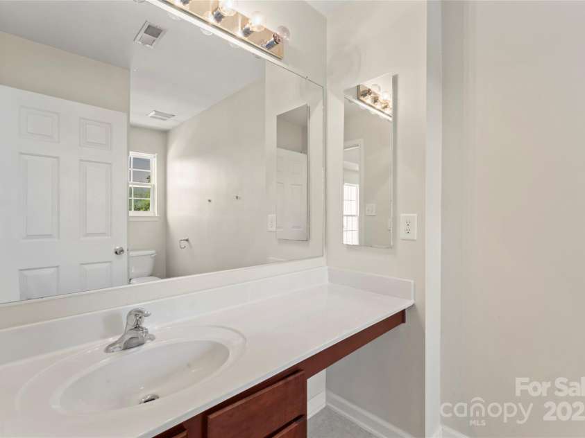 4235 Coulter Crossing, Charlotte, NC 28213.  MLS# CAR4283713, YatesRealty ID 28660. 