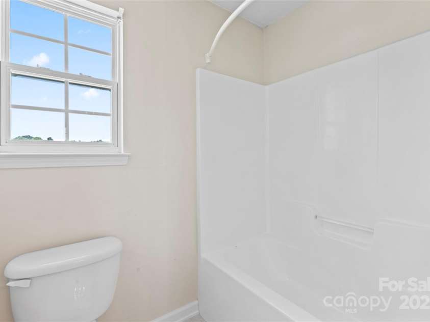 4235 Coulter Crossing, Charlotte, NC 28213.  MLS# CAR4283713, YatesRealty ID 28660. 