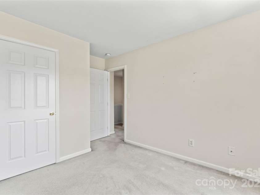 4235 Coulter Crossing, Charlotte, NC 28213.  MLS# CAR4283713, YatesRealty ID 28660. 