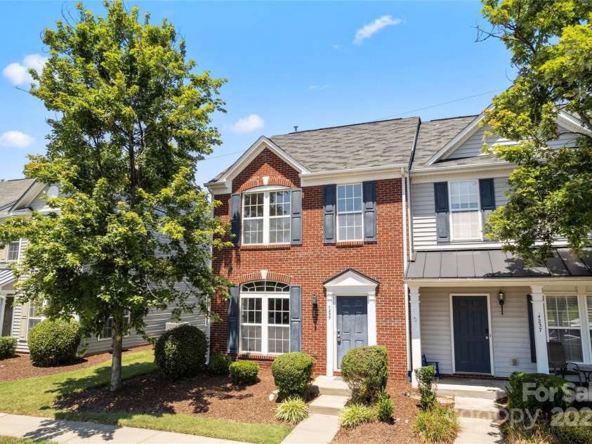 4235 Coulter Crossing, Charlotte, NC 28213.  MLS# CAR4283713, YatesRealty ID 28660. 