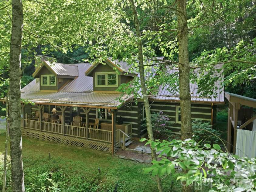 2146 Nc Highway 194 Highway, Boone, NC 28607.  MLS# CAR4388120, YatesRealty ID 28661. 