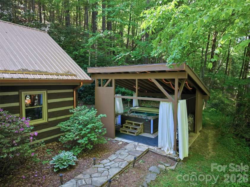 2146 Nc Highway 194 Highway, Boone, NC 28607.  MLS# CAR4388120, YatesRealty ID 28661. 