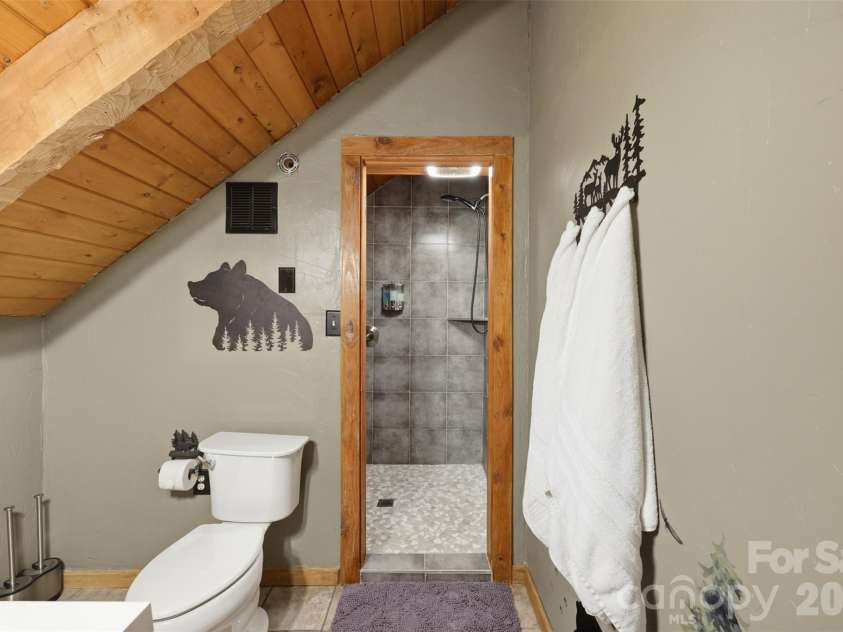 2146 Nc Highway 194 Highway, Boone, NC 28607.  MLS# CAR4388120, YatesRealty ID 28661. 