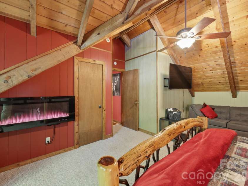 2146 Nc Highway 194 Highway, Boone, NC 28607.  MLS# CAR4388120, YatesRealty ID 28661. 