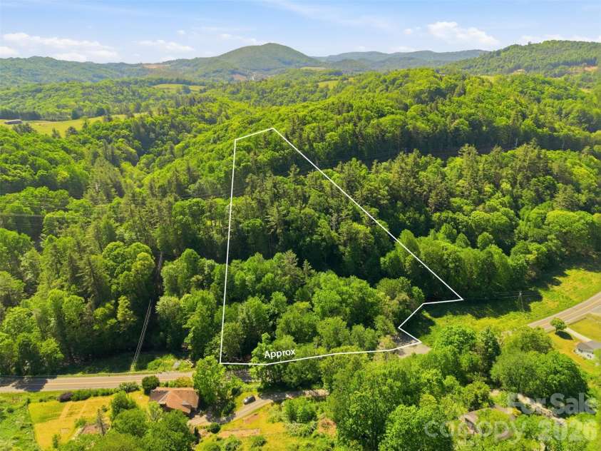 2146 Nc Highway 194 Highway, Boone, NC 28607.  MLS# CAR4388120, YatesRealty ID 28661. 