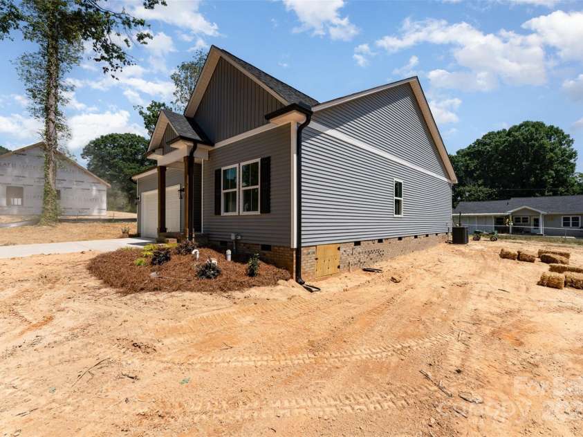 309 Walker Street, Kannapolis, NC 28081.  MLS# CAR4258549, YatesRealty ID 28661. 