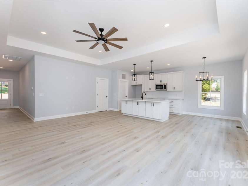 309 Walker Street, Kannapolis, NC 28081.  MLS# CAR4258549, YatesRealty ID 28661. Open concept living area