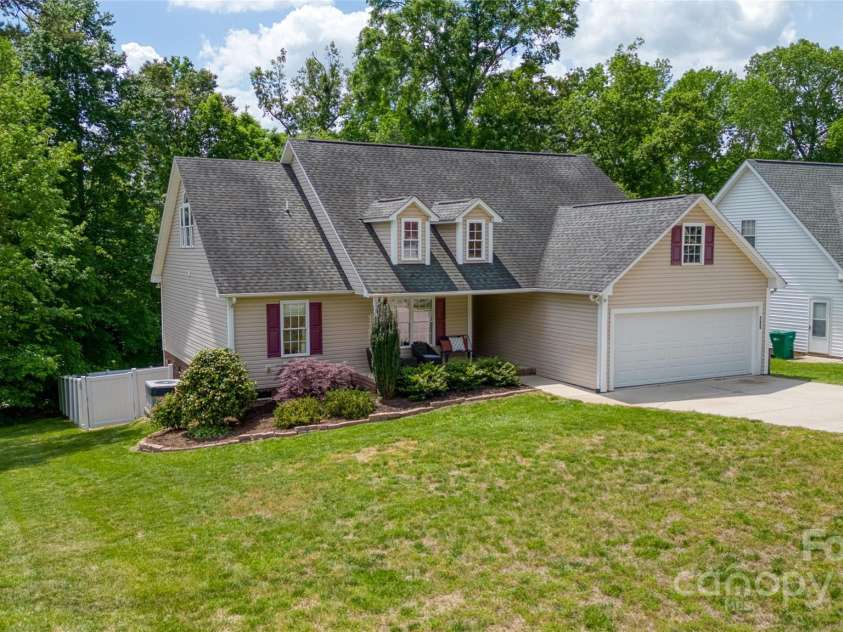 208 Kayla Drive, Salisbury, NC 28146.  MLS# CAR4254181, YatesRealty ID 28663. 