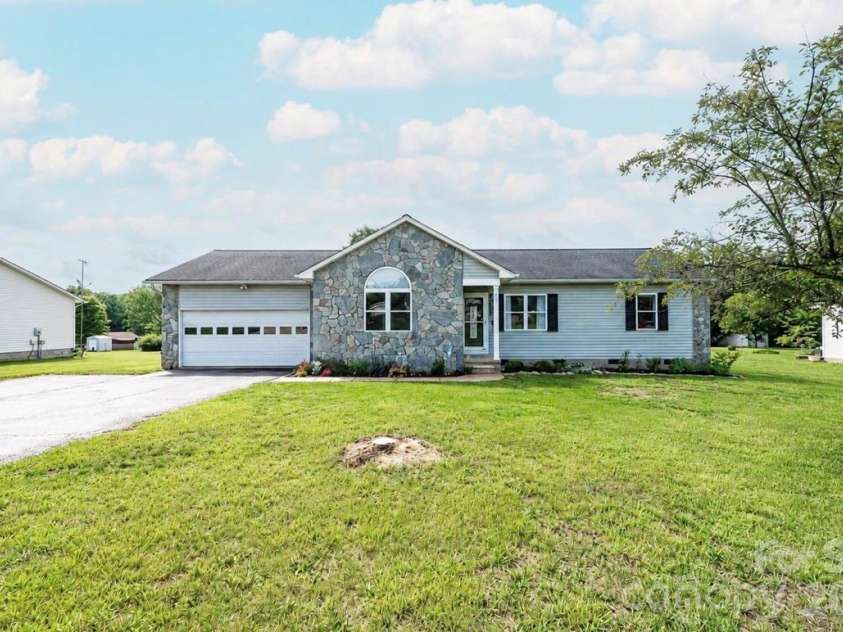 495 Drumstand Road, Stony Point, NC 28678.  MLS# CAR4387720, YatesRealty ID 28663. 