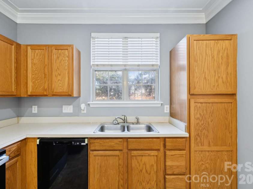 7325 Michaels Landing Drive, Charlotte, NC 28262.  MLS# CAR4330615, YatesRealty ID 28664. Kitchen (Cabinetry View)
