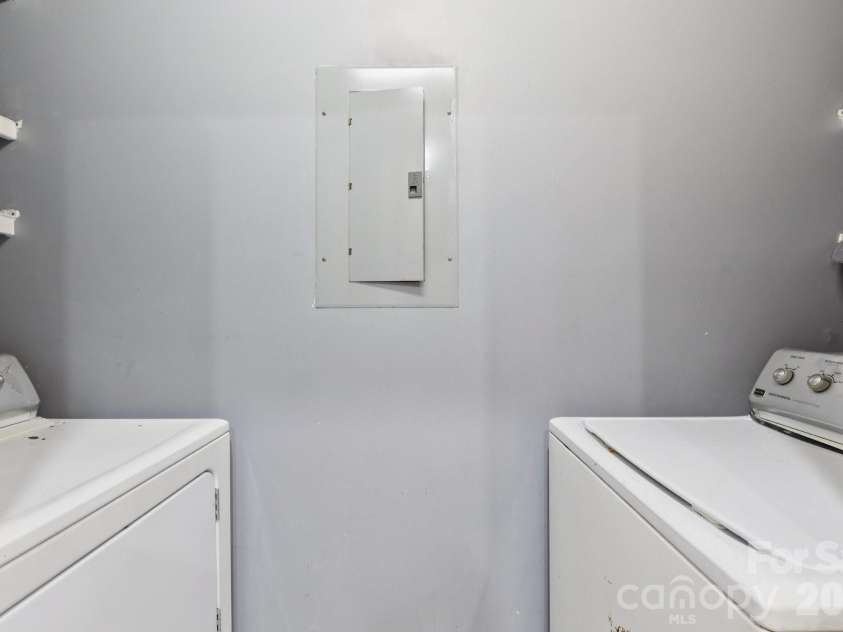 7325 Michaels Landing Drive, Charlotte, NC 28262.  MLS# CAR4330615, YatesRealty ID 28664. Laundry