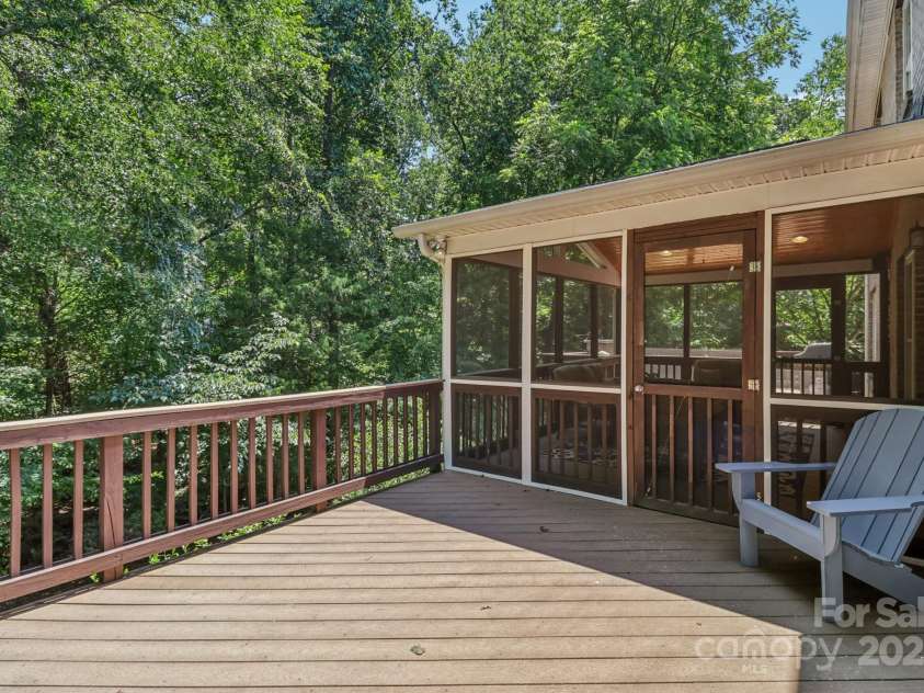9735 Devonshire Drive, Huntersville, NC 28078.  MLS# CAR4276050, YatesRealty ID 28664. First deck