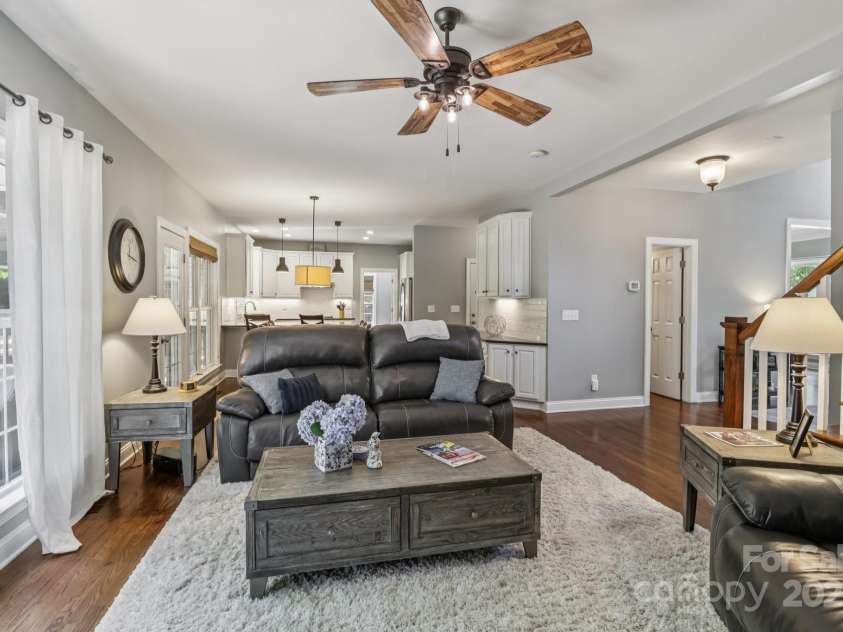 9735 Devonshire Drive, Huntersville, NC 28078.  MLS# CAR4276050, YatesRealty ID 28664. Open floor plan