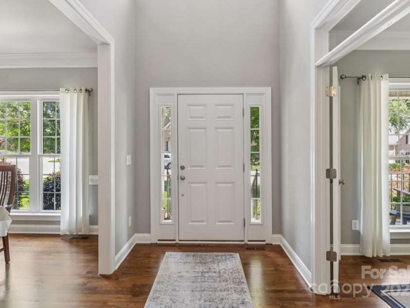 9735 Devonshire Drive, Huntersville, NC 28078.  MLS# CAR4276050, YatesRealty ID 28664. Welcoming foyer