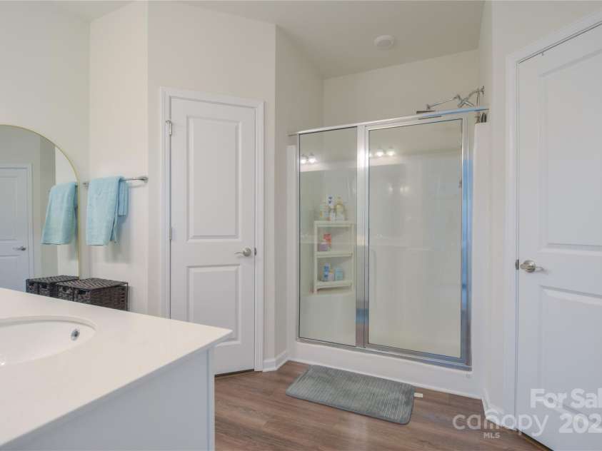 144 Bradford Lane, Statesville, NC 28625.  MLS# CAR4284385, YatesRealty ID 28665. 