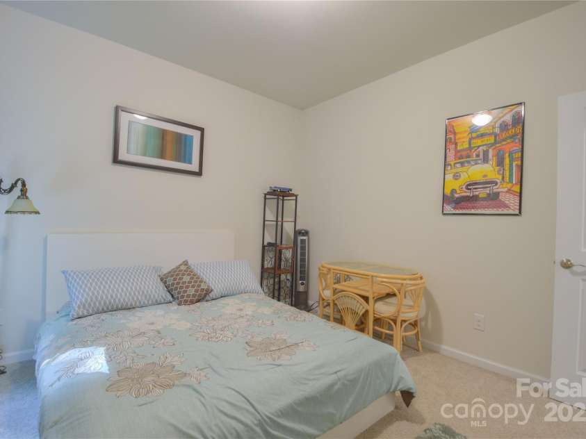 144 Bradford Lane, Statesville, NC 28625.  MLS# CAR4284385, YatesRealty ID 28665. 