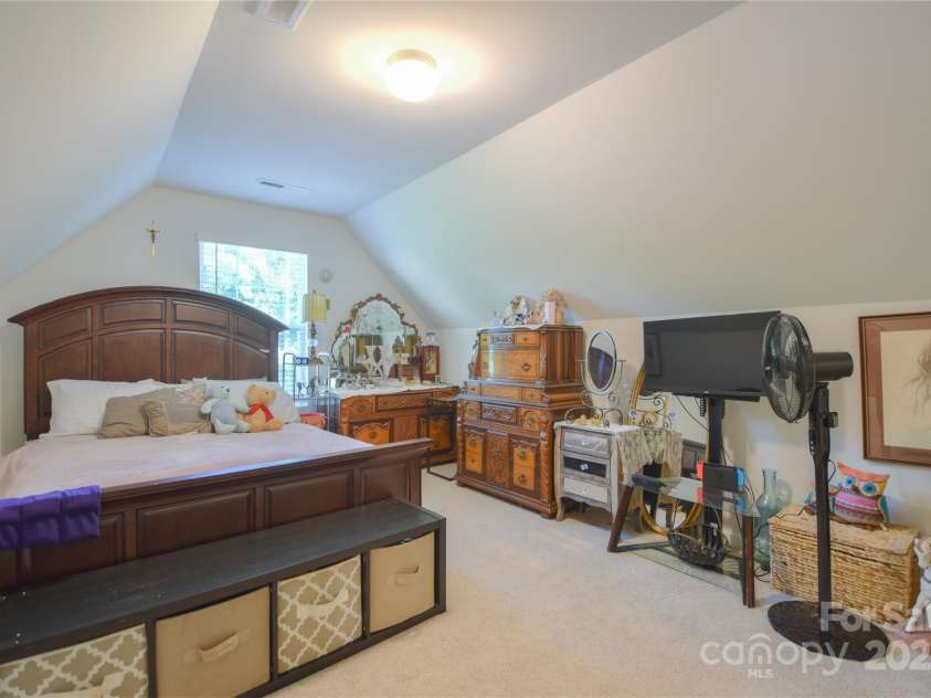 144 Bradford Lane, Statesville, NC 28625.  MLS# CAR4284385, YatesRealty ID 28665. 