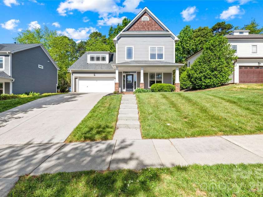 20236 Colony Point Lane, Cornelius, NC 28031.  MLS# CAR4378155, YatesRealty ID 28667. 