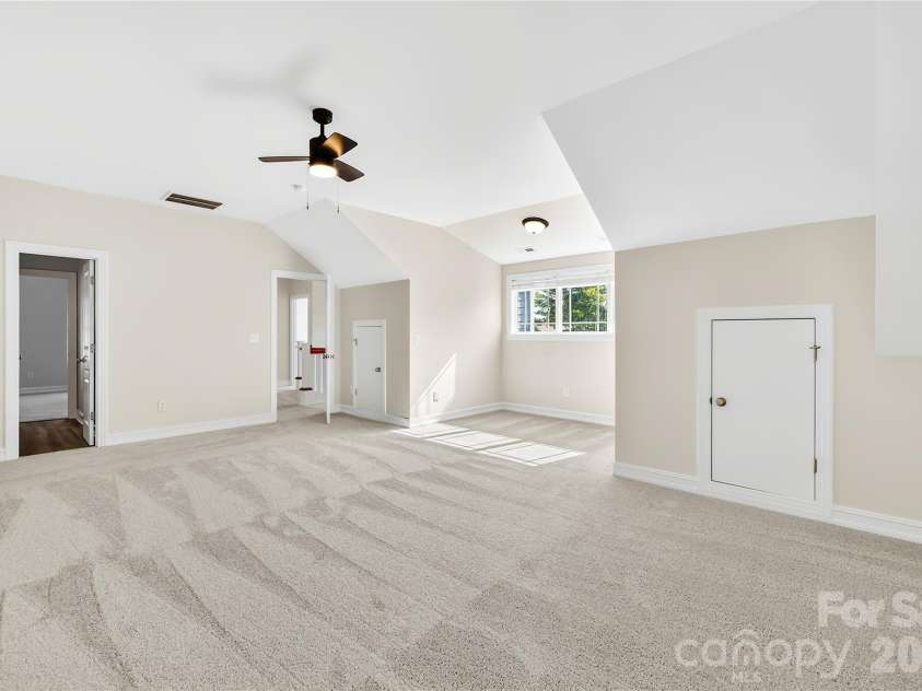 20236 Colony Point Lane, Cornelius, NC 28031.  MLS# CAR4378155, YatesRealty ID 28667. Large Bonus Room/4th BED