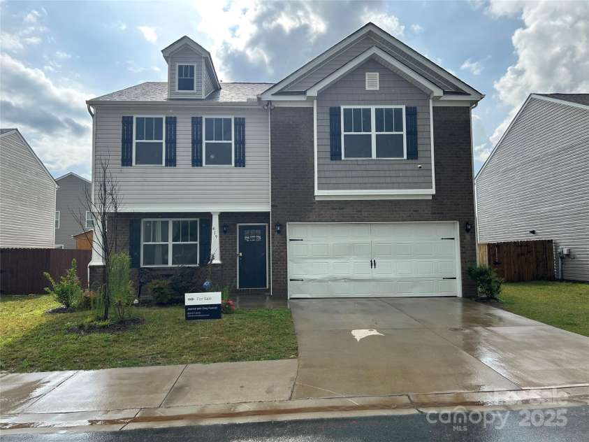 419 Burdock Lane, Arden, NC 28704.  MLS# CAR4259609, YatesRealty ID 28667. Welcome home!