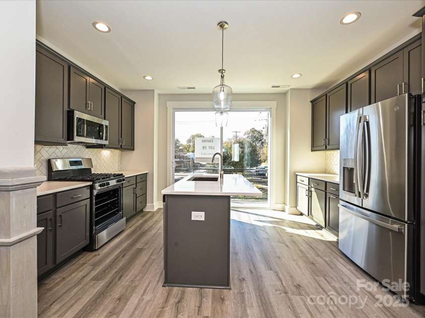 1225 34th Street, Charlotte, NC 28205.  MLS# CAR4211266, YatesRealty ID 28668. 