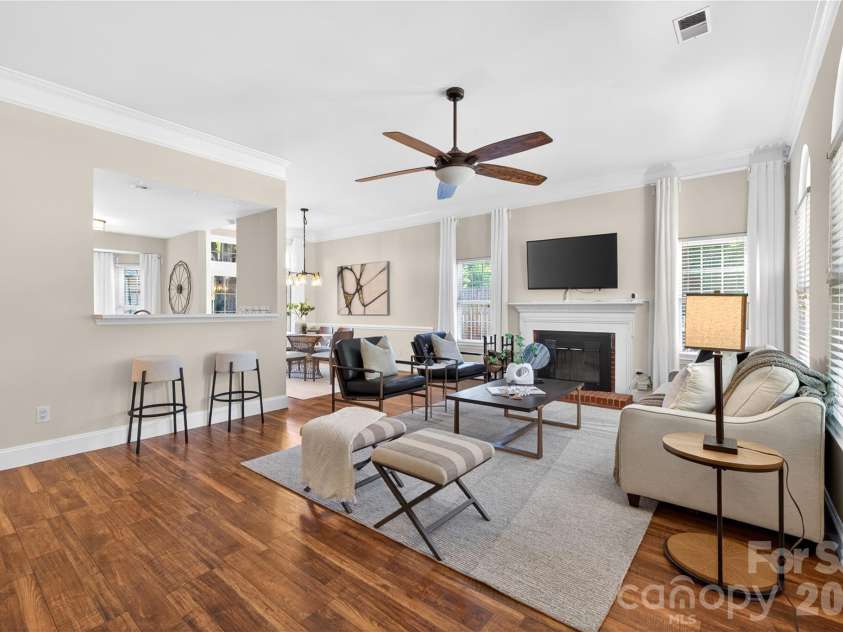 907 Gretna Green Drive, Charlotte, NC 28217.  MLS# CAR4390050, YatesRealty ID 28668. 