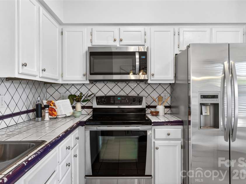 907 Gretna Green Drive, Charlotte, NC 28217.  MLS# CAR4390050, YatesRealty ID 28668. 