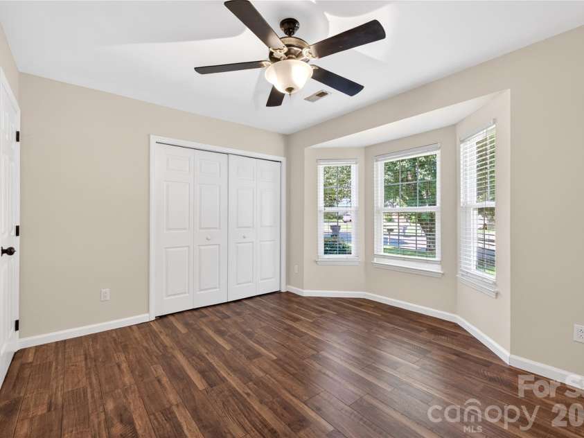 907 Gretna Green Drive, Charlotte, NC 28217.  MLS# CAR4390050, YatesRealty ID 28668. 